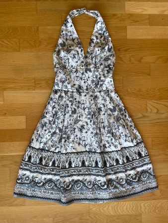 Kleid mit Perlenstickerei von Grieder