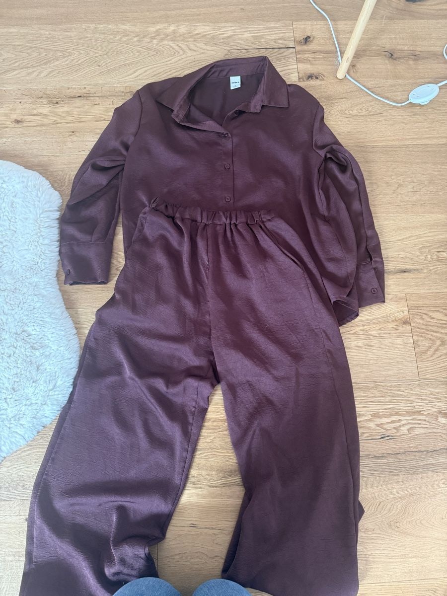 Ensembles & Tailleurs: Set Damen Zebra Grösse M  – D'occasion à Hüttwilen par sar_8gj7