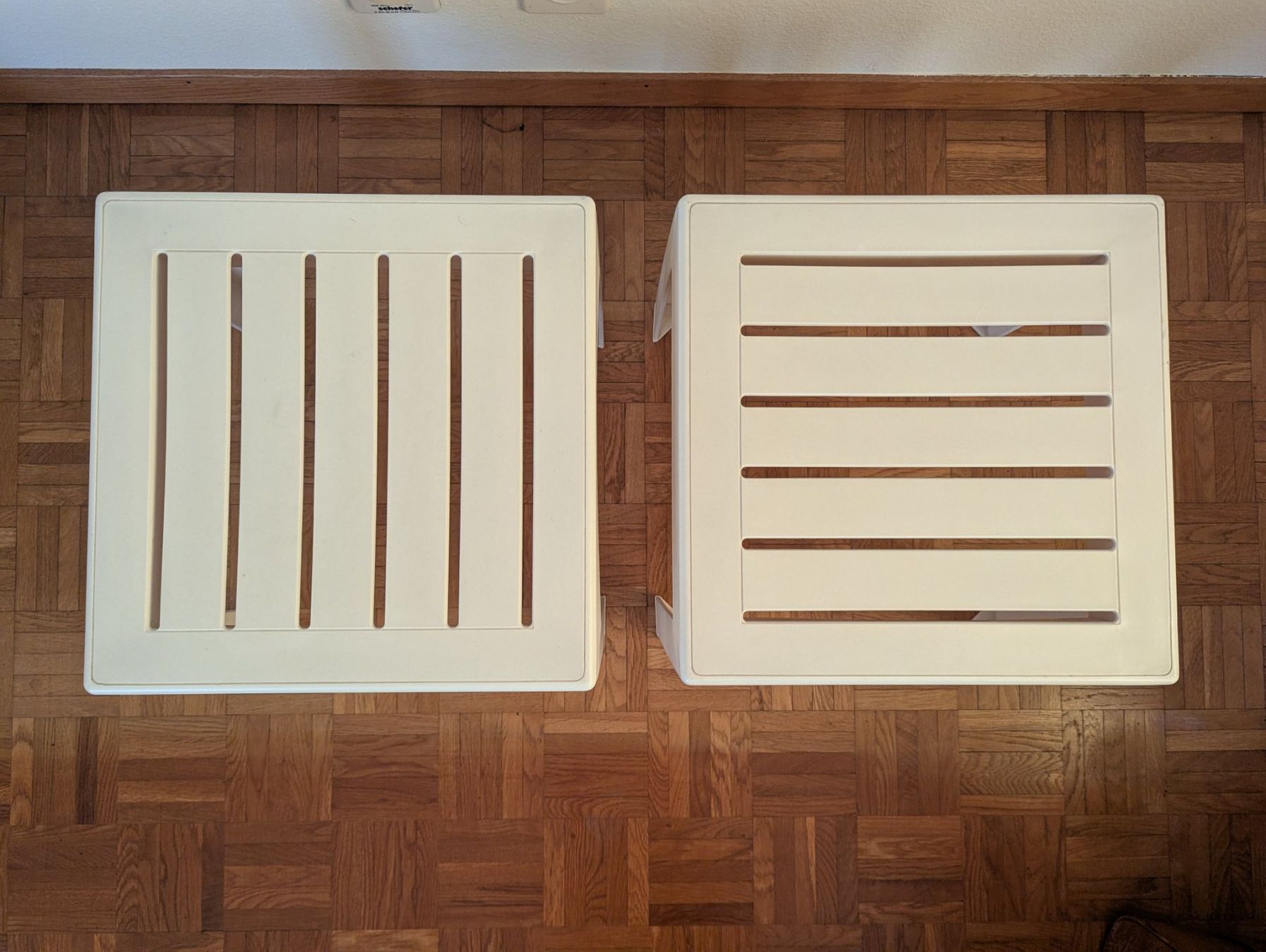Hocker: 2er-Set Plastikhocker / Beistelltische, weiss – Gebraucht aus Romanshorn von UrbanMercato 2