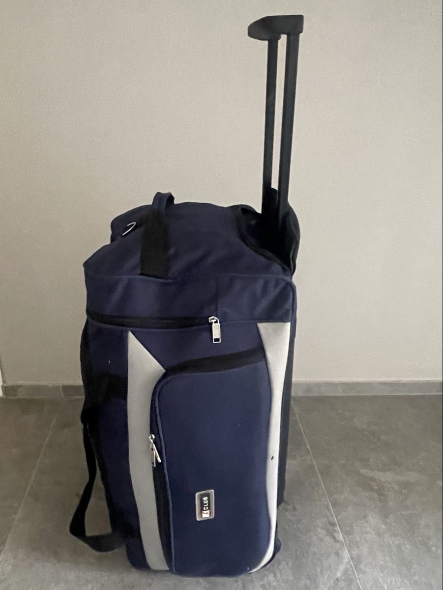 Borse: Grosse Reisetasche mit Rollen, dunkelblau – Usato da Opfikon venduto da janineschlosser