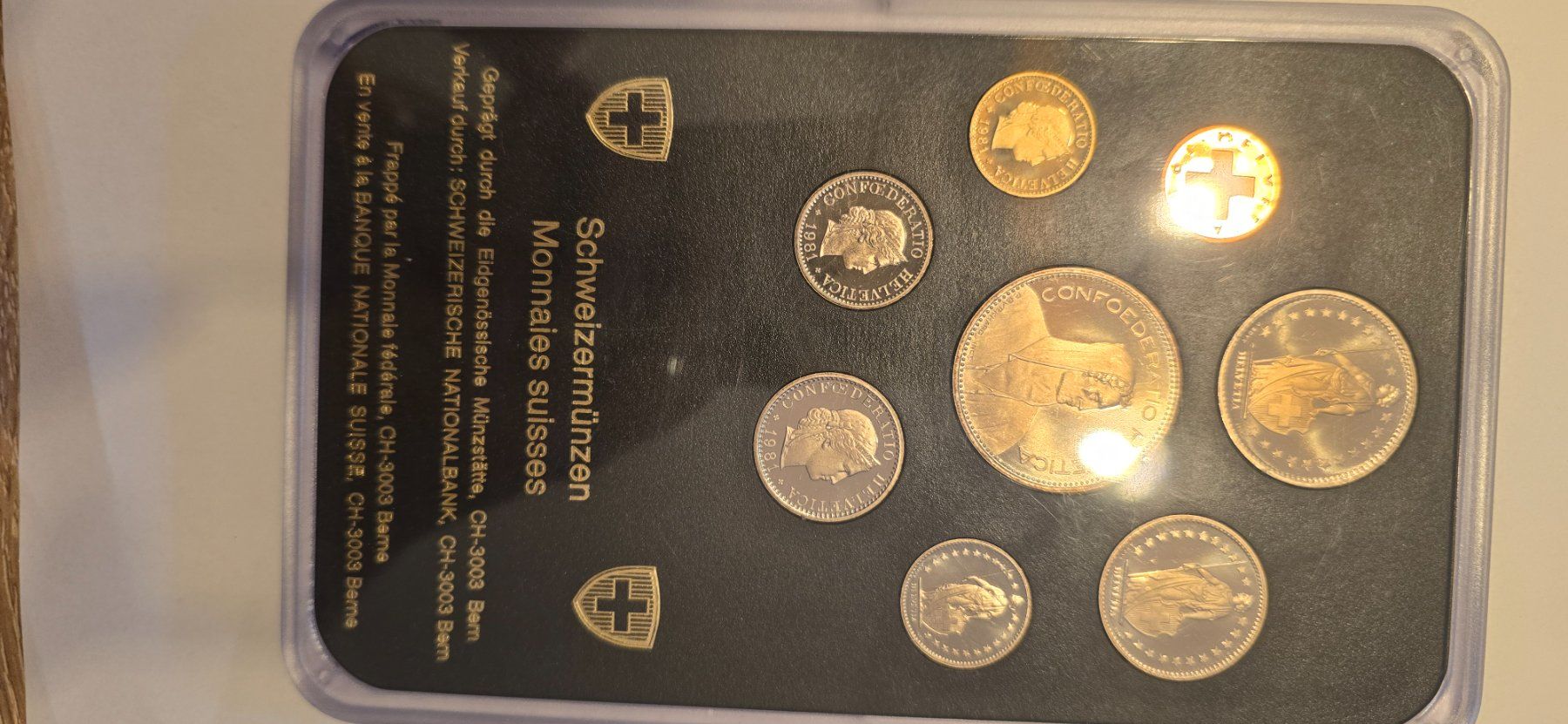 Tutti le monete: Pieces Fleur de coin 1981 – Nuovo e nell'imballaggio originale da Fribourg venduto da yan_z5fr 1