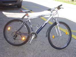 Heavy Tools Mounten Bike mit 27 Gängen