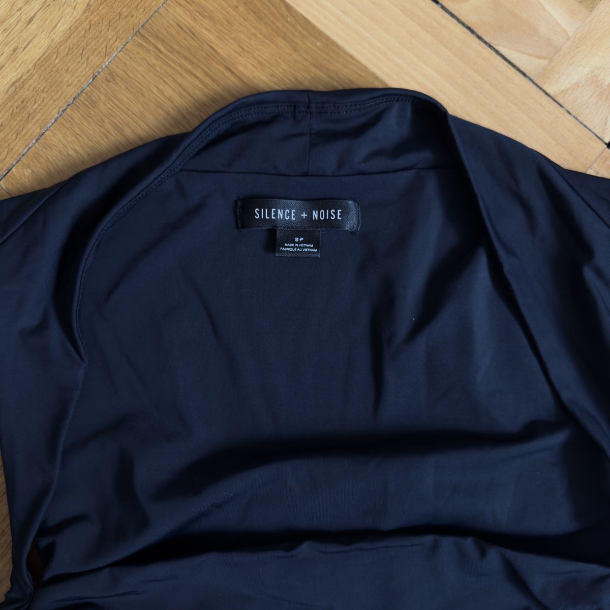 Tops: Silence + Noise Top schwarz Grösse S  – Gebraucht aus solothurn von mil_ja.t 1