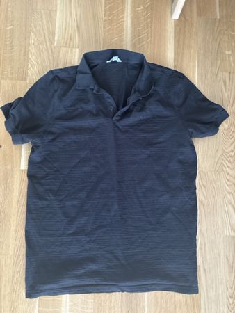 Polo Calvin Klein idéal pour l'été, taille S en parfait état
