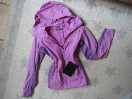 fabrikneue ARCTERYX Damen Jacke Gr XS/ NP 239.- CHF