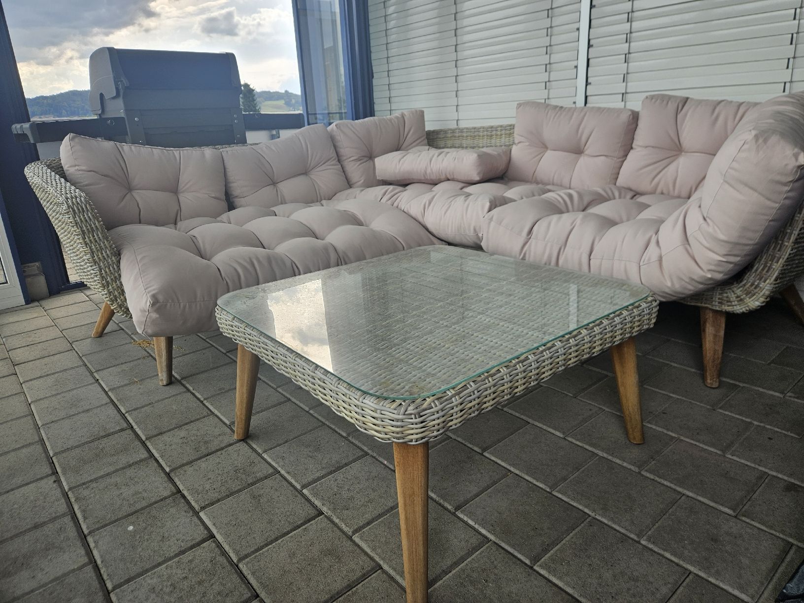Set de table et chaises: Gartenlounge mit Tisch – D'occasion à Dagmersellen par voch98 1