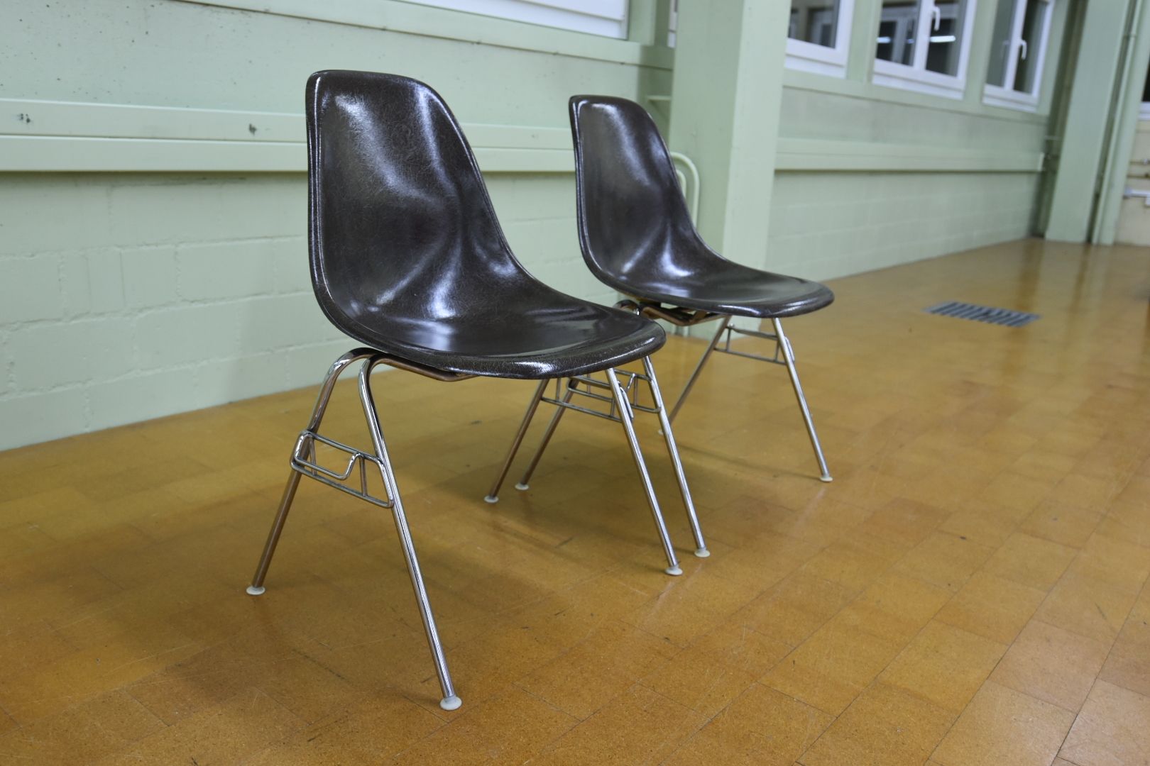 Vitra Sedie: 2 Vitra Eames Fiberglass DSS Side Chair – Usato da Lichtensteig venduto da Polsterwerk 1