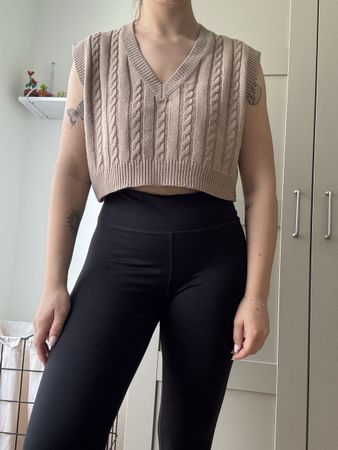 Damen Strickweste beige V-Ausschnitt Grösse M neuwertig