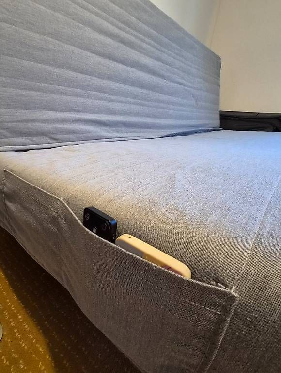 Divani: GRATIS IKEA Couch mit Schlaffunktion – Difettoso da Wettingen venduto da mil_hrs8 1