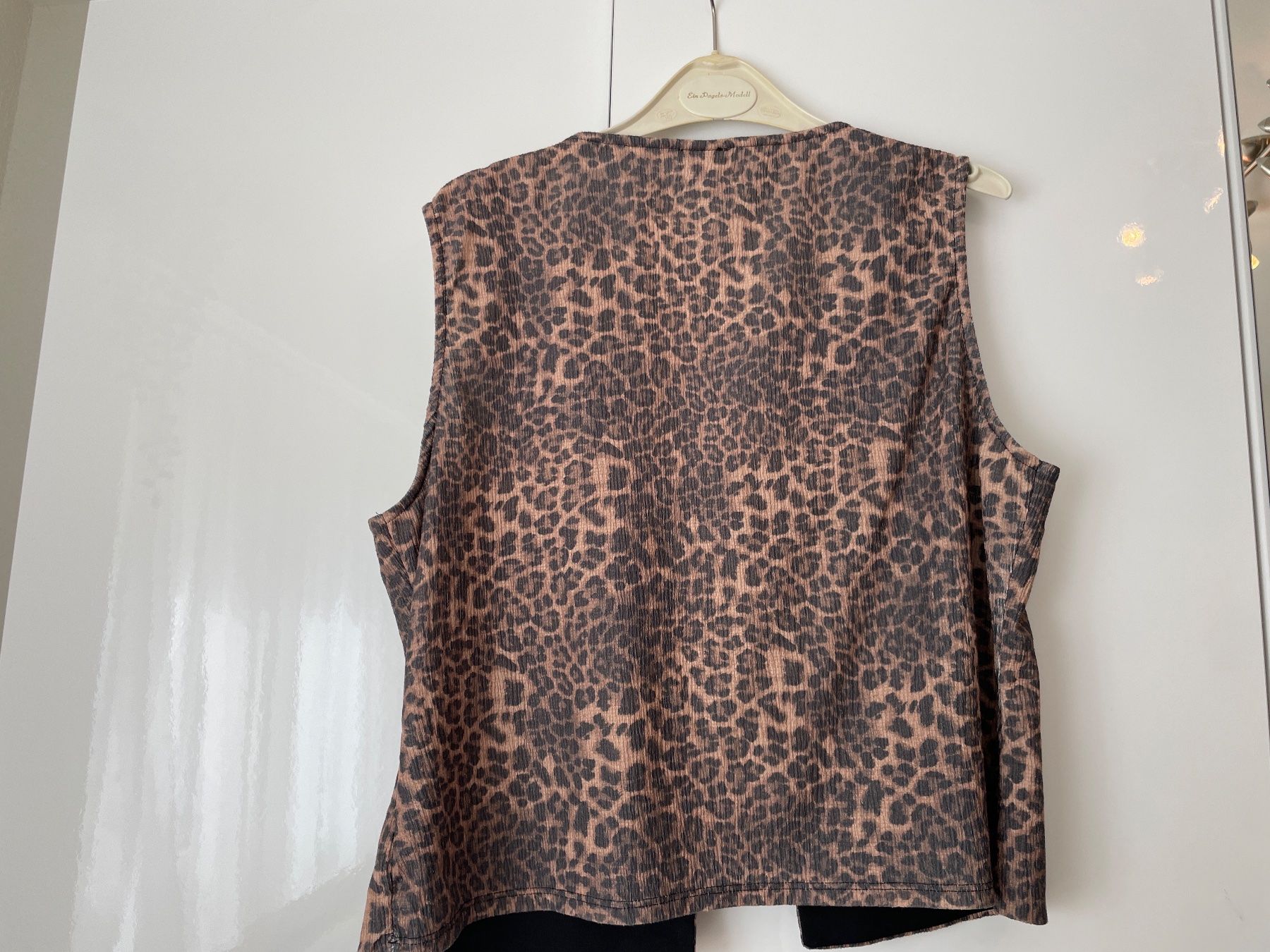 Asos Gilets: Leoprint Weste – Neuf (Voir description) à St. Gallen par celiinecosta 2
