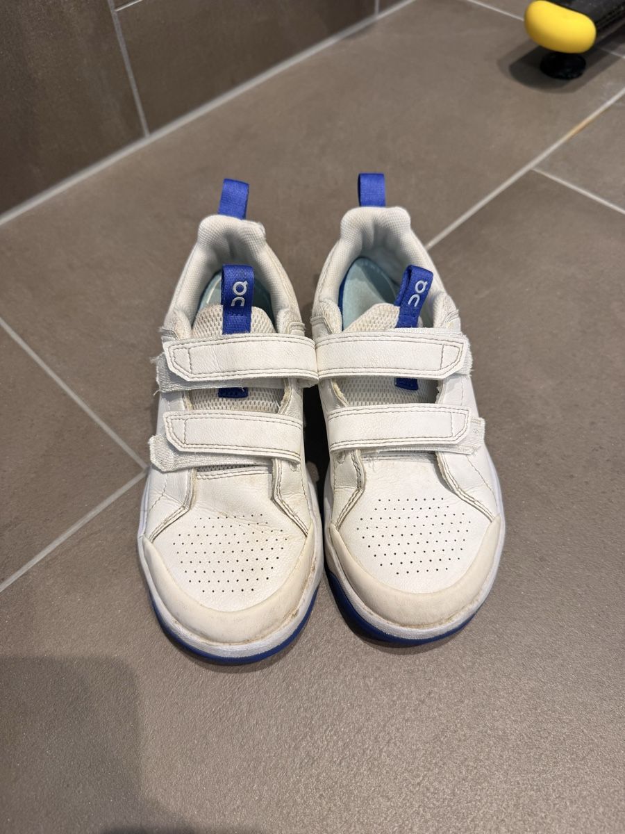 On Scarpe per ragazzi: Kinder on the roger – Usato da Zürich venduto da Sebi.063 1