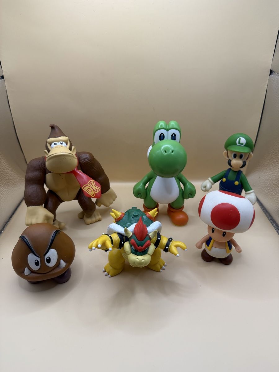 Nintendo Figuren: Lot de figurines Super Mario, Nintendo – Gebraucht aus Genève von sho_67qj