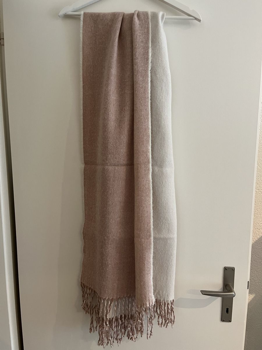 H&M Foulards & écharpes: Warmer Herbst Schal mit Fransen – D'occasion à Trin par lad_qxl2
