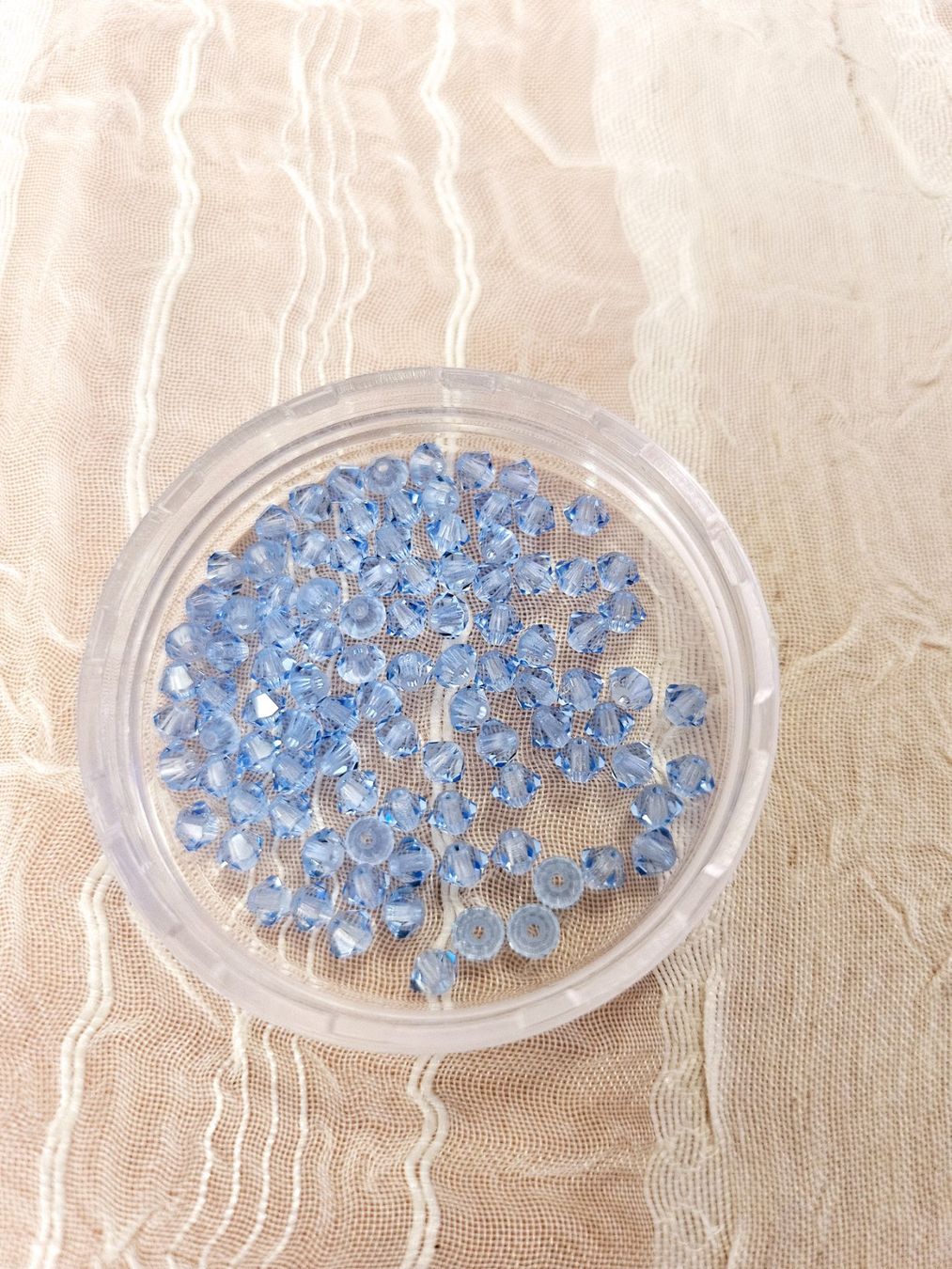 Perle (finte): Swarovski Perlen 3mm 100 stk Light Sapphire – Nuovo e nell'imballaggio originale da Dietikon venduto da Eleda