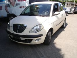 Lancia Y