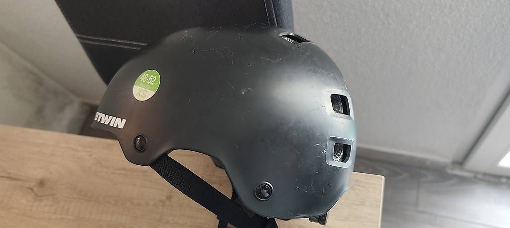 Decathlon Helme: BTWIN Kinderhelm – Gebraucht aus Thalheim von lin_w876 1