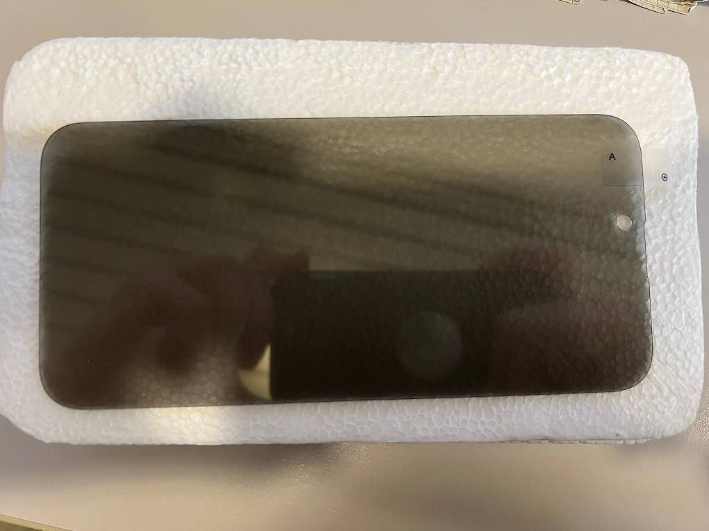 Ritocchi & pellicole di protezione: iPhone 15 Pro, Pro Max, Plus, Xr privacy glass – Usato da Luzern venduto da claiudiu 4