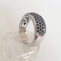 Schöner 925 Silberring mit schwarzen Steinen, Grösse 17,1mm