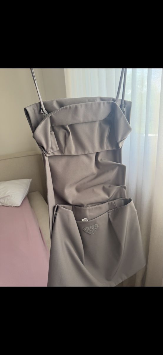 Prada Robes: Prada – D'occasion à Reinach AG par MineD 2