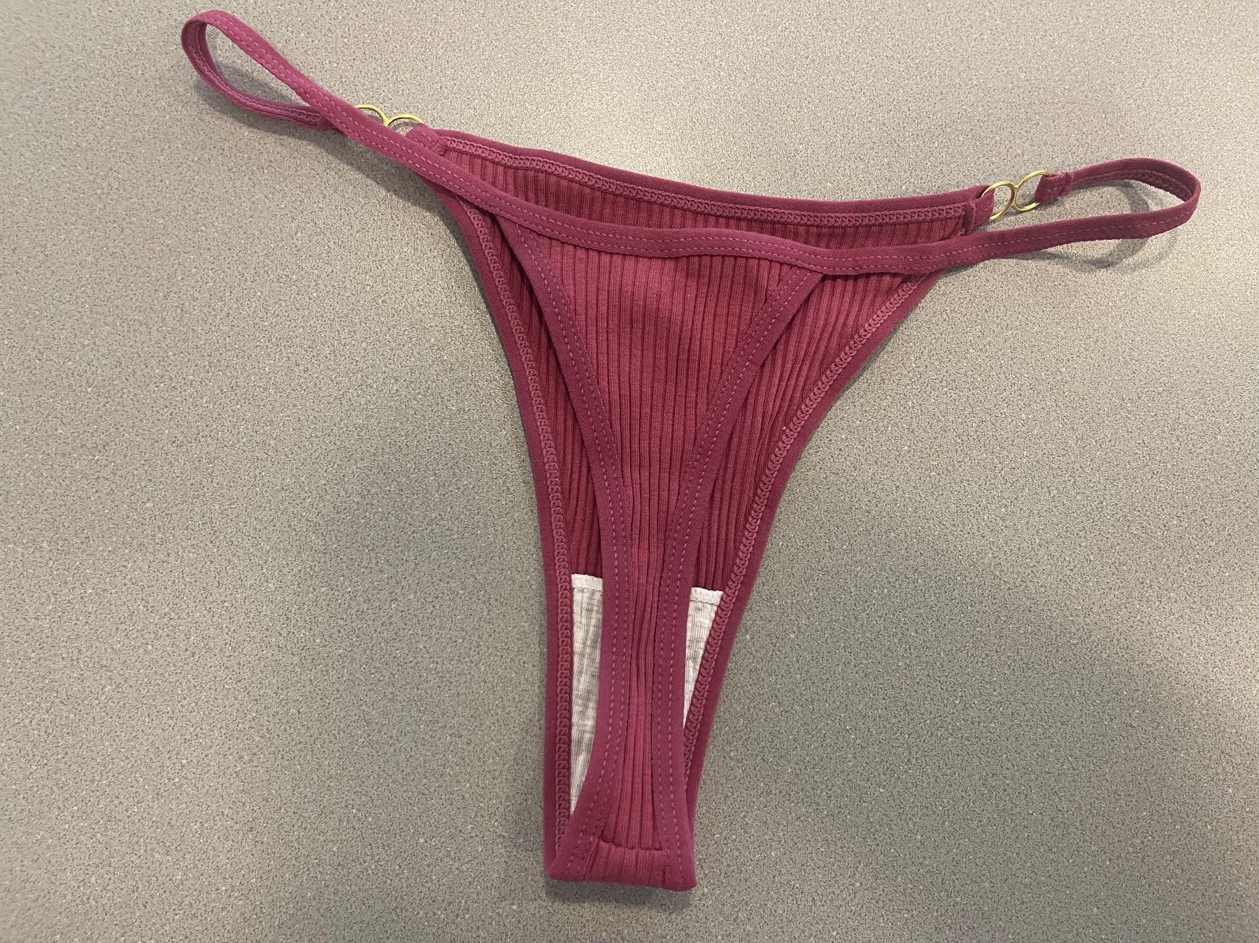 Sonstige Unterwäsche: Neuer String Tanga, Grösse L – Neu und originalverpackt aus Wohlen AG von abaci 1