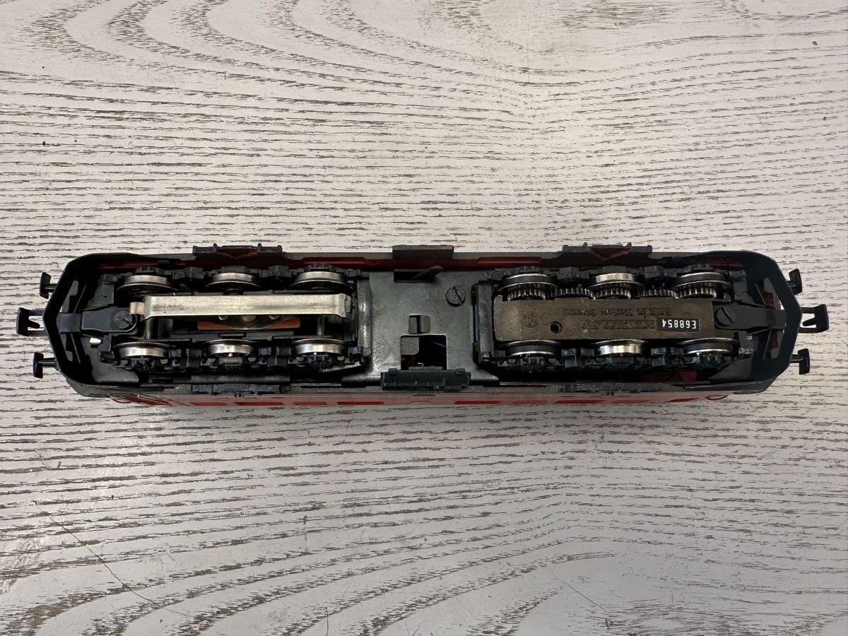 Märklin Modellini di ferrovie: Märklin 3332 SBB Ae 6/6 Altdorf – Usato da Lupsingen venduto da New-Haven 5