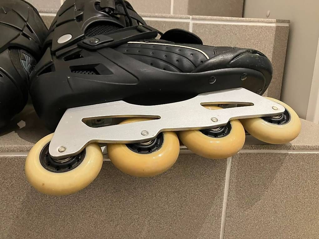 Pattini in linea & Pattini a rotelle: Inline Skates Roces Herren Gr 45 – Usato da Sins venduto da Icezeit0 4
