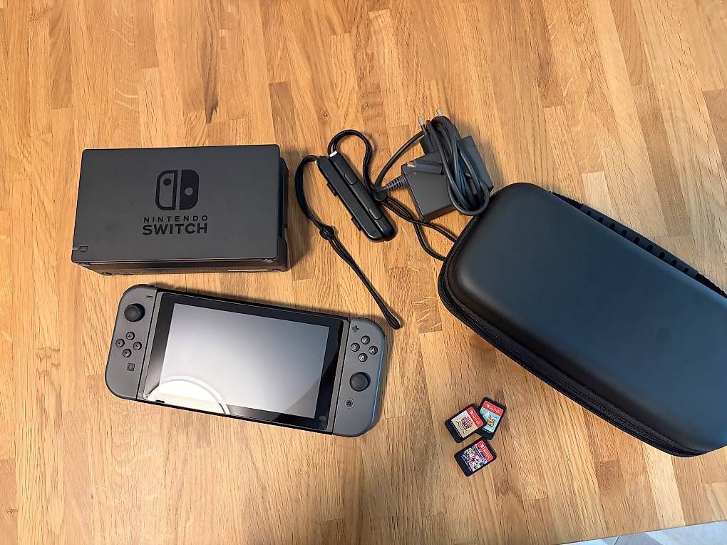 Nintendo Console: Nintendo Switch Set inkl. 3 Top Spielen & Tasche – Usato da Luzern venduto da norahofer