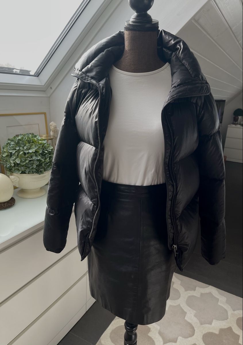 Mango Jacken: MANGO Daunenjacke Schwarz – Gebraucht aus Winkel von Glamour-Style 6
