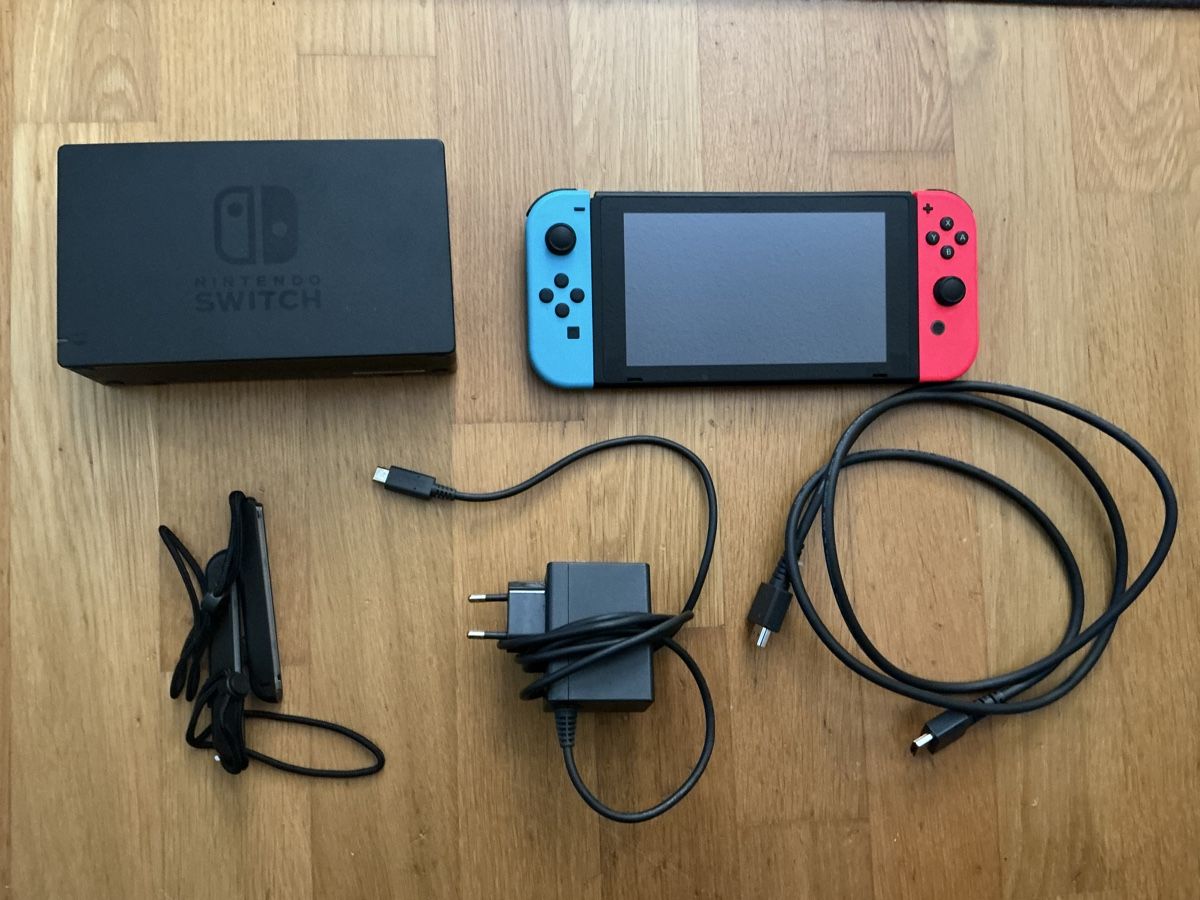 Nintendo Console: Nintendo Switch – Usato da Zürich venduto da jabo22