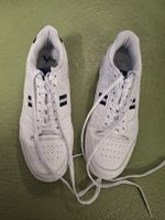 weisse Turnschuhe