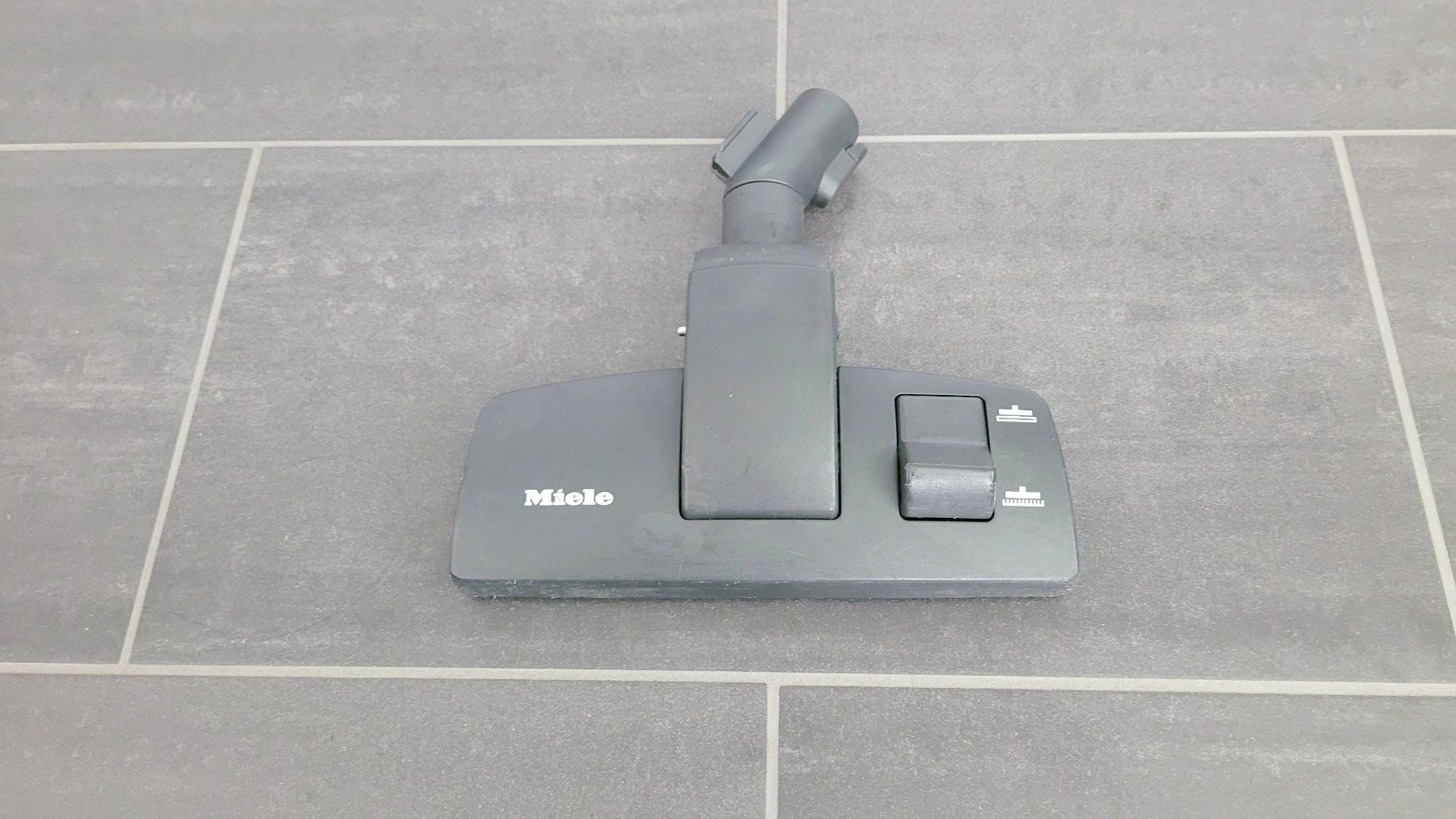 Miele Aspirapolveri & Accessori: Bodenbürste Miele Staubsauger – Usato da Sins venduto da dsto