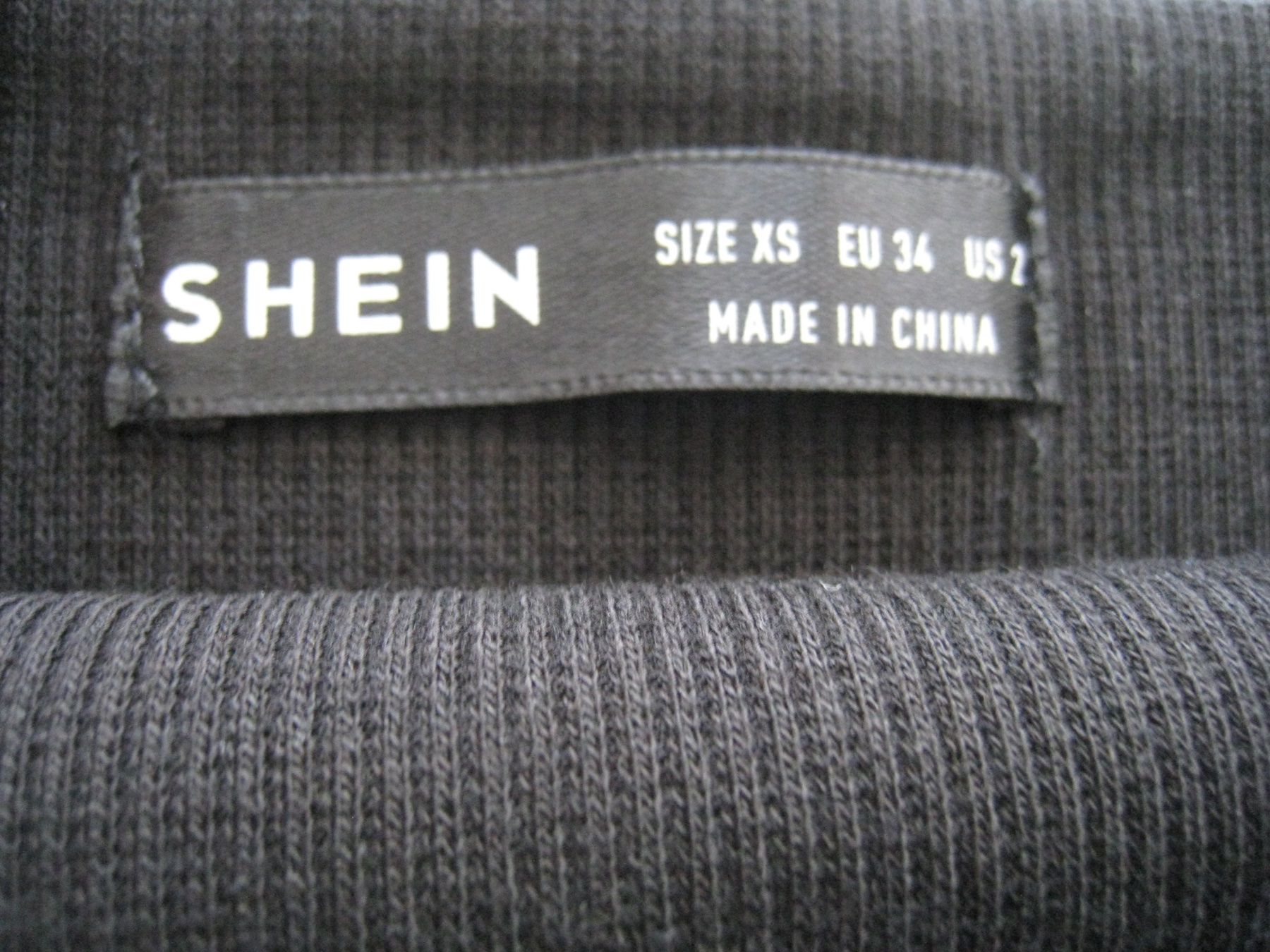 Blusen, T-Shirts & Tops: Tops XS (Lot 3) – Gebraucht aus Sion von machiavel74 2
