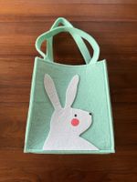 Hellblaue Filztasche mit Hasenmotiv, Oster Körbli