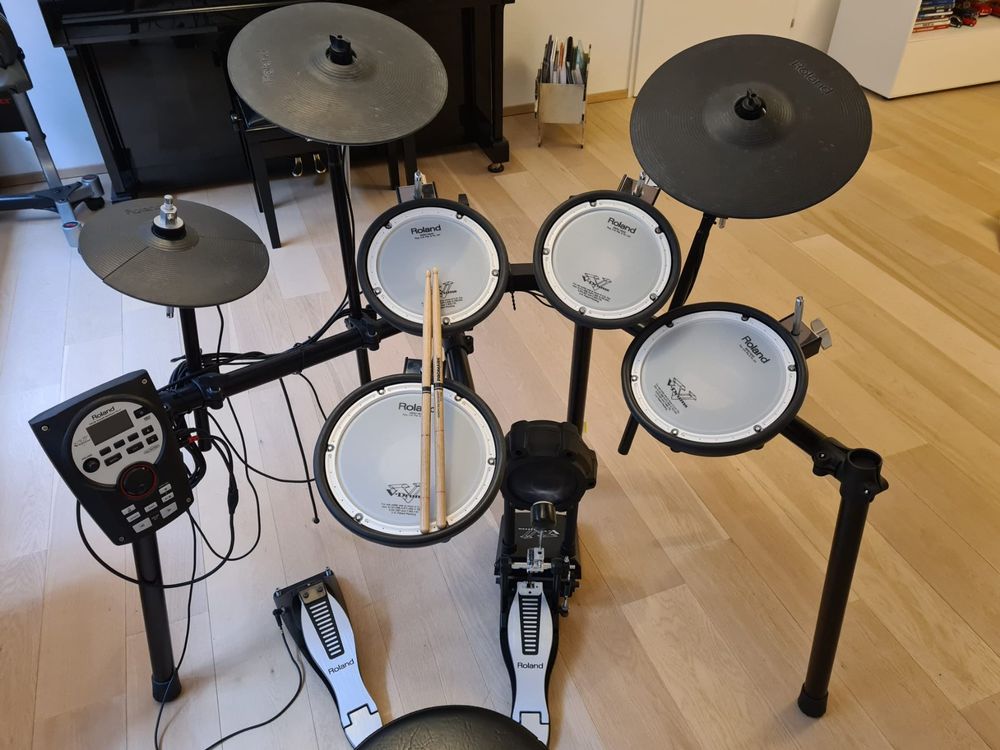 Roland EDrum Set TD11KV inkl.Verstärker(PM10), neuwertig Kaufen