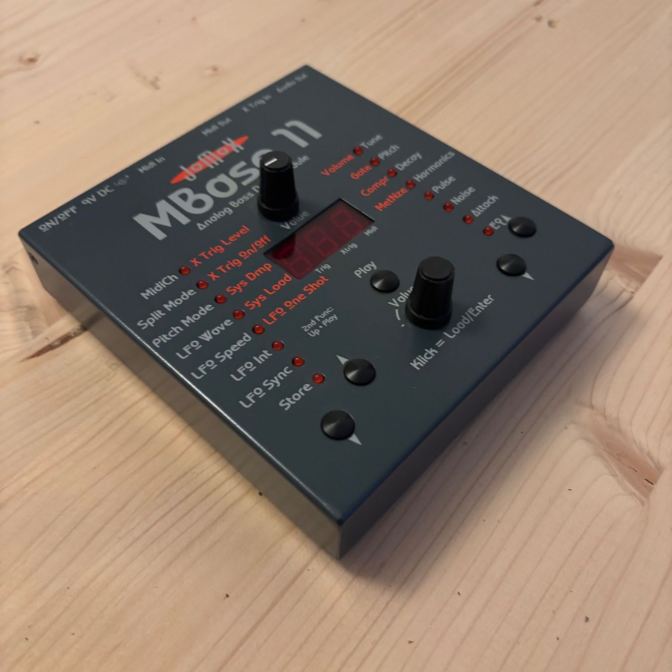 Jomox Strumenti musicali: Jomox MBase 11 Analog Bass Drum Module – Usato da Basel venduto da meerow 1