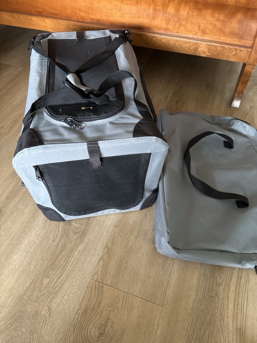 Niches, paniers: Faltbare Tasche für Hunde  – D'occasion à Zürich par zimtstern45