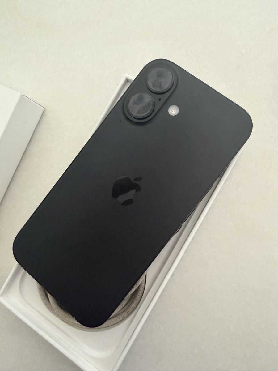 Apple Portables: iPhone 16, 128 gb/ Schwarz – Neuf (Voir description) à Neukirch (Egnach) par mme_lp7q 1