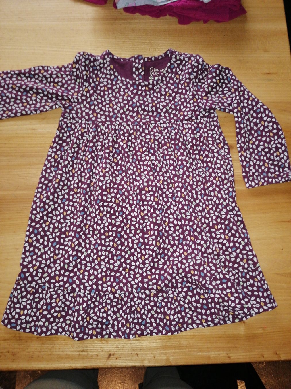 Lotti & Set di vestiti: Kleiderpaket Grösse 98 – Usato da Schwellbrunn venduto da Chnobli13 3