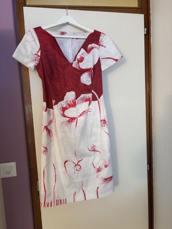 Kleid mit Blumenmuster rot/weiss kurzarm Grösse S guter Zust