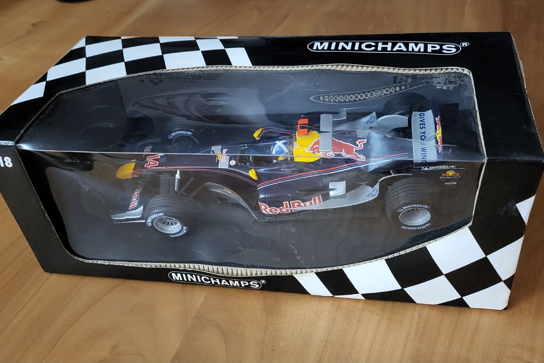 Minichamps Modellautos: Minichamps 1:18 RedBul Racing Modell – Neu und originalverpackt aus Kägiswil von Megafi56