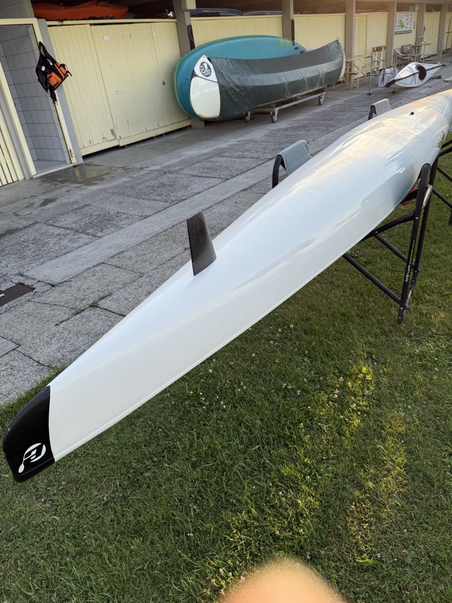 Boote: Surfski Epic V8 – Gebraucht aus Arbon von Troni 4