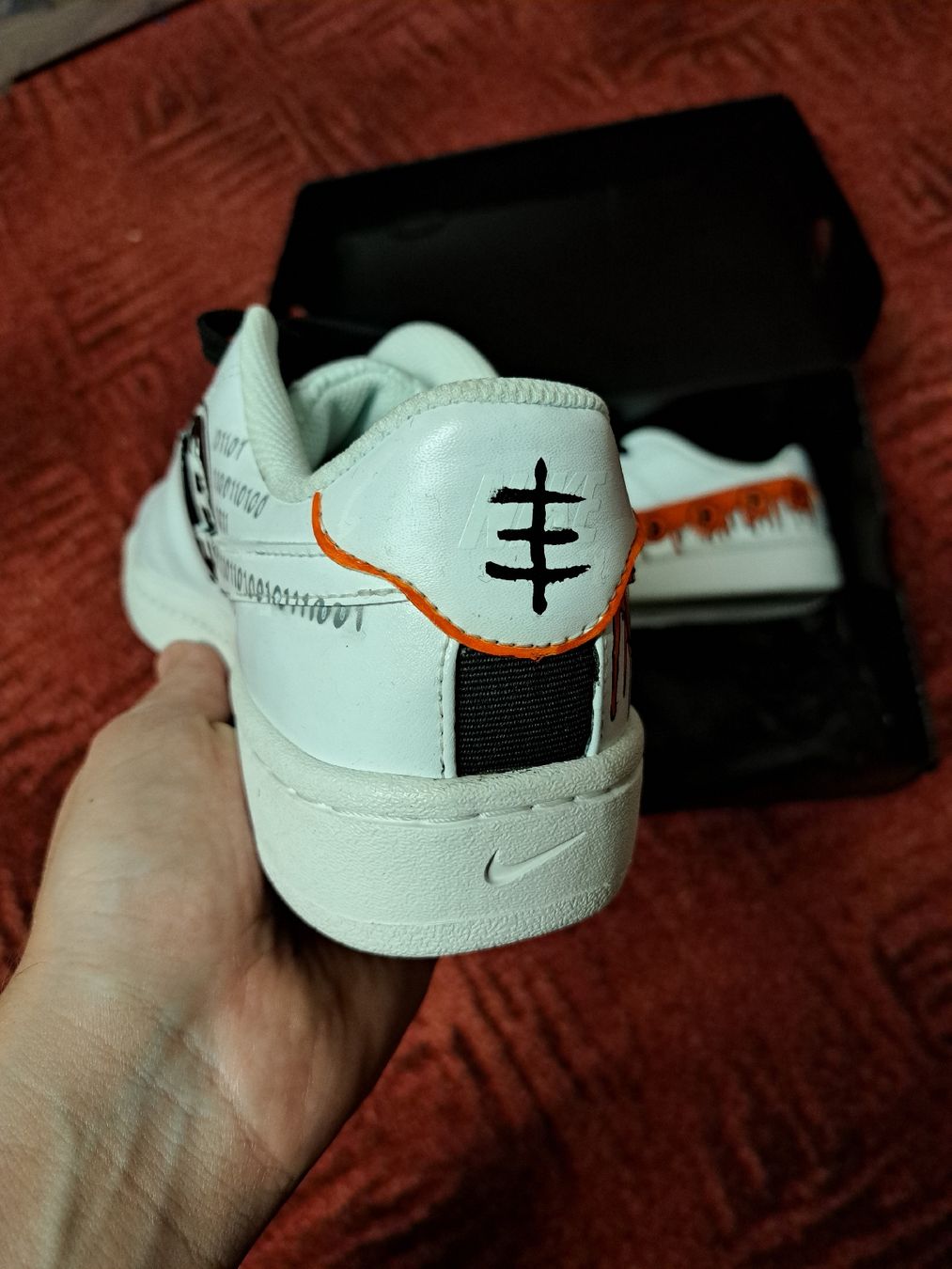 Bitcoin Nike Sneaker von Lena Crypto (Neu (gemäss Beschreibung)) in Selzach  für CHF 349 – mit Lieferung auf Ricardo kaufen