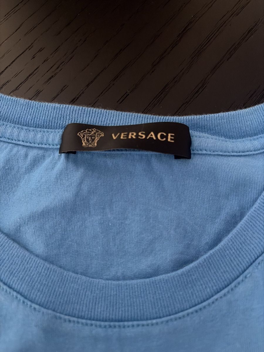 Versace T-shirt: Versace T-Shirt – Usato da Dietikon venduto da zuerichsecondhand 1