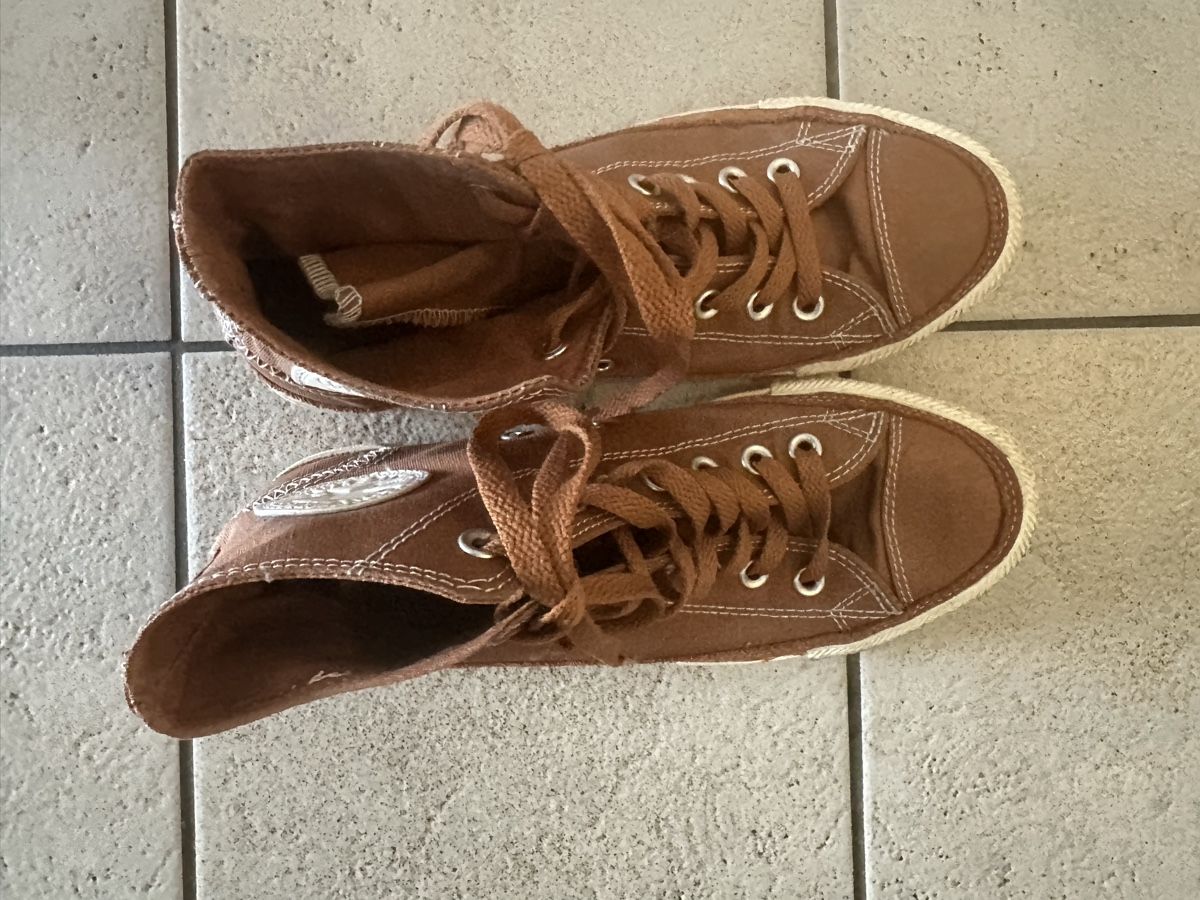 Converse Chaussures femmes: Converse All Star Camel Gr 40 – D'occasion à Sierre par Tracy83 3