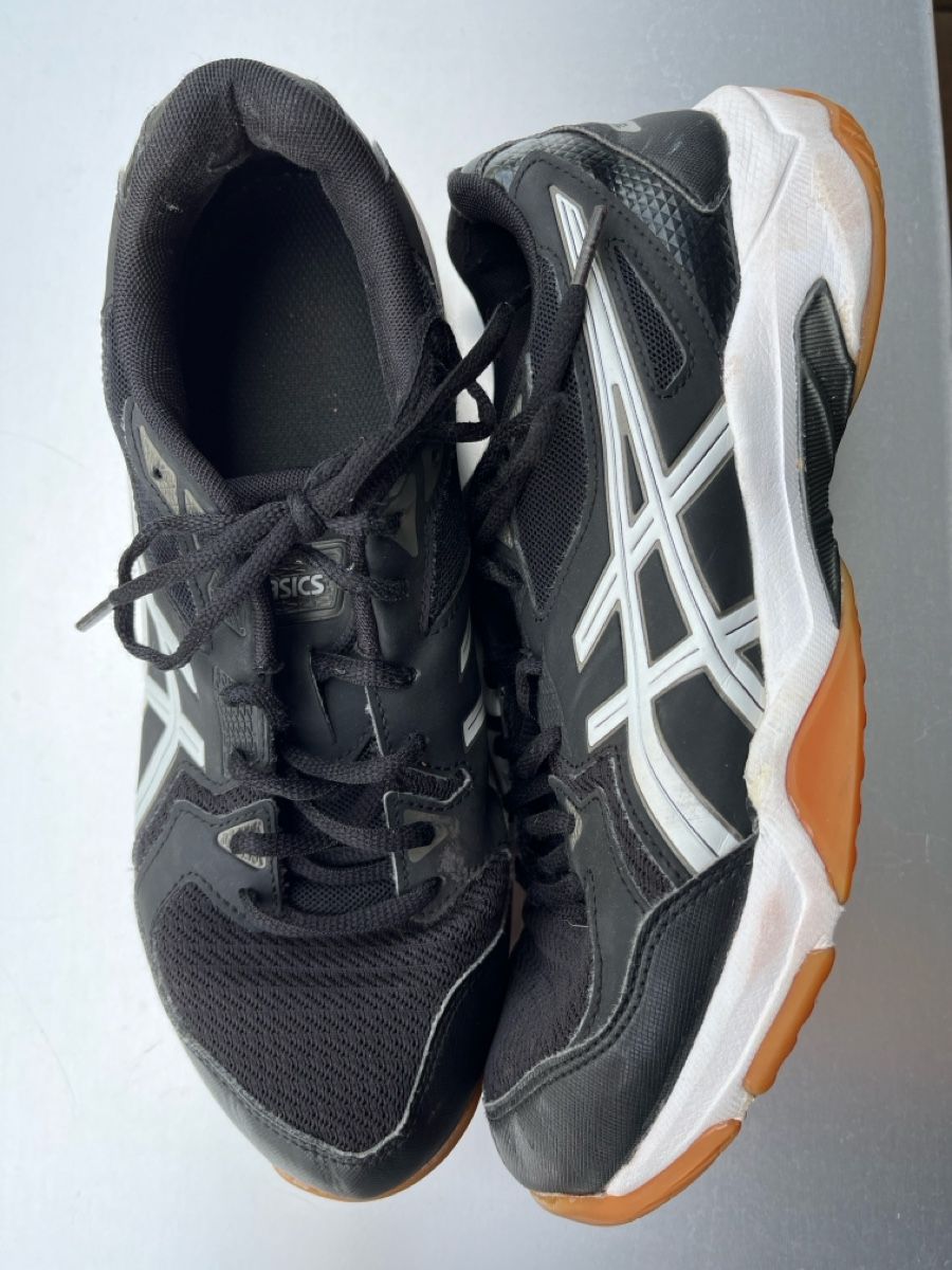 Asics Scarpe da uomo: Asics Turnschuhe schwarz Grösse 41.5 gebraucht – Usato da Zug venduto da April5 1