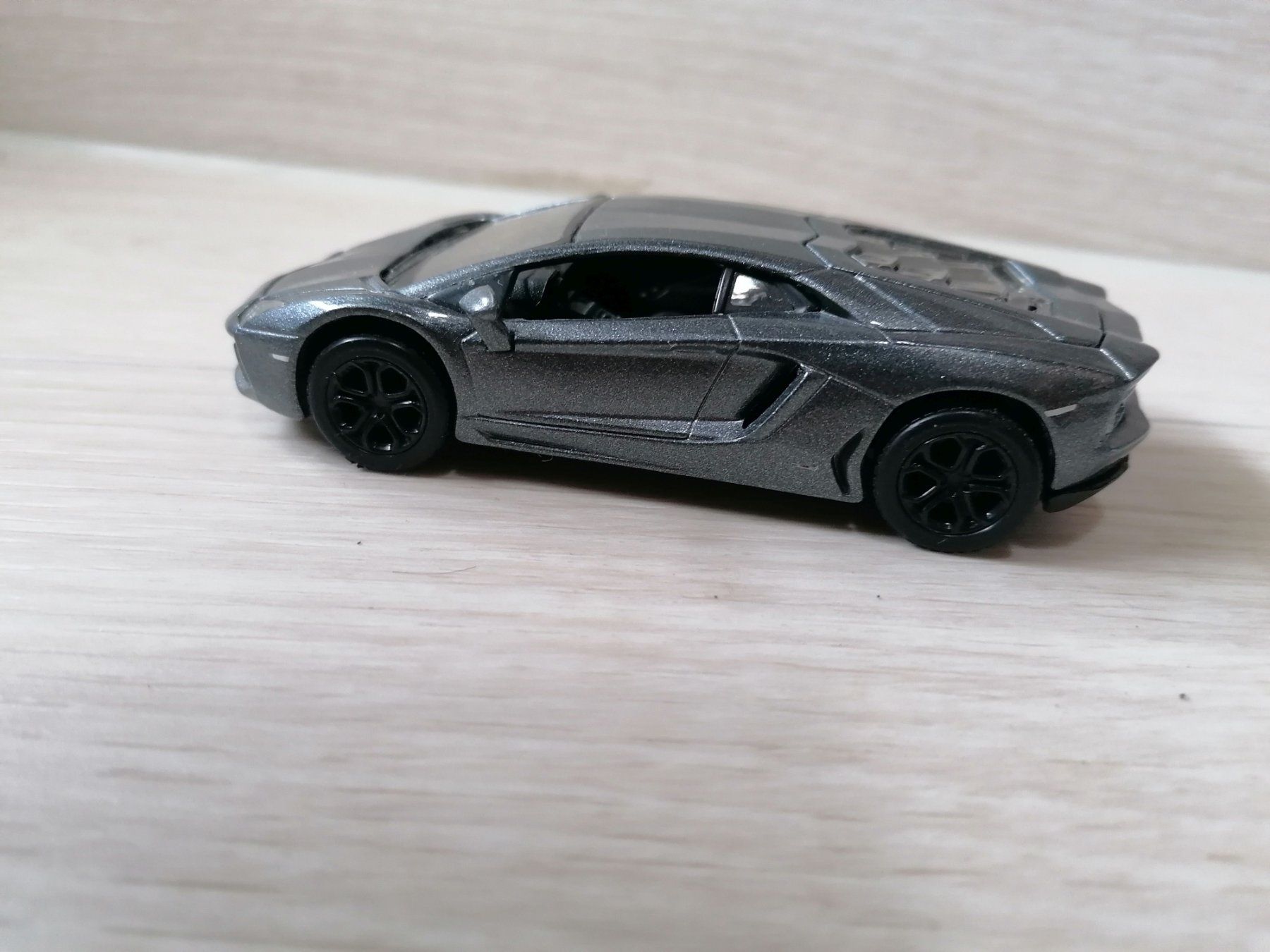 Lamborghini Modellautos: Modellauto Lamborghini Aventador Mst. 1: 40 grau – Gebraucht aus Oberurnen von mackrokodile 1