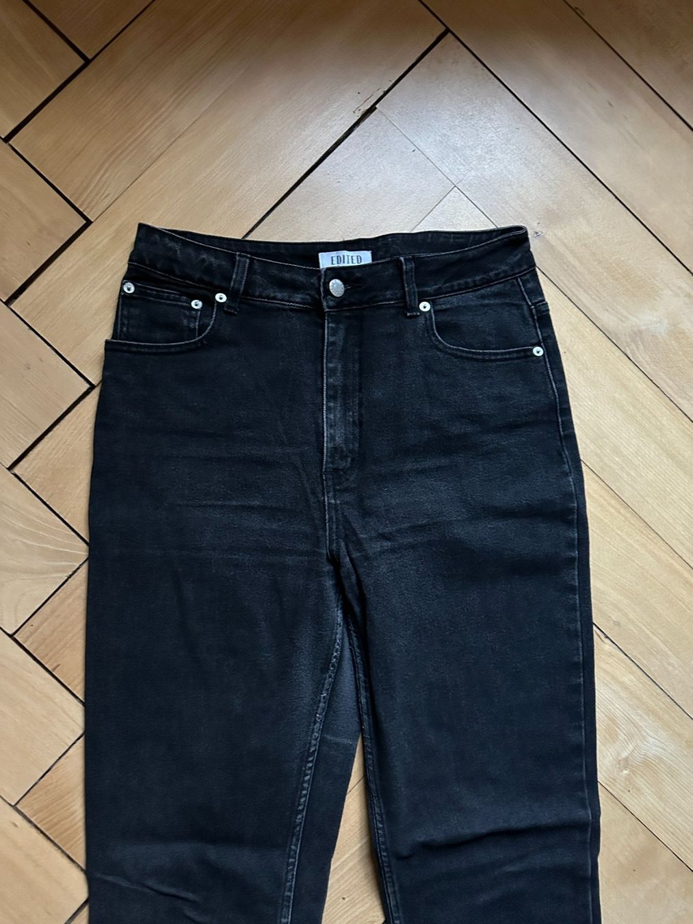 Jeans: EDITED - Mom Jeans schwarz 40 – Gebraucht aus Zürich von Diazaio 1