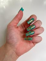 Press on nails