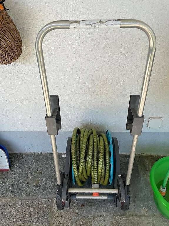 Rohre & Schläuche: Gartenschlauchwagen mit Schlauch – Gebraucht aus Zug von Schwenggeler 1