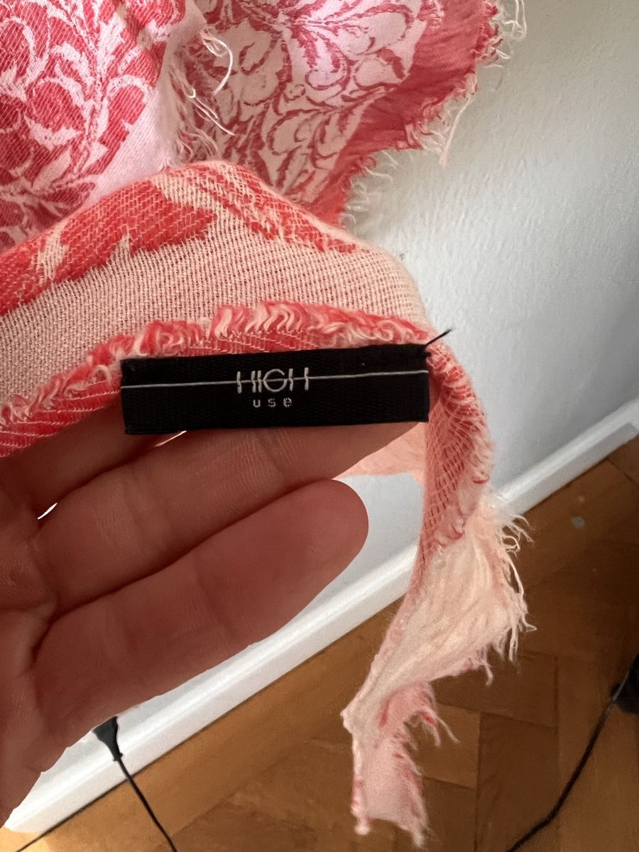 Foulard & Sciarpe: Dreiecks Schal HIGH rot weiss – Usato da Solothurn venduto da Brini06 2